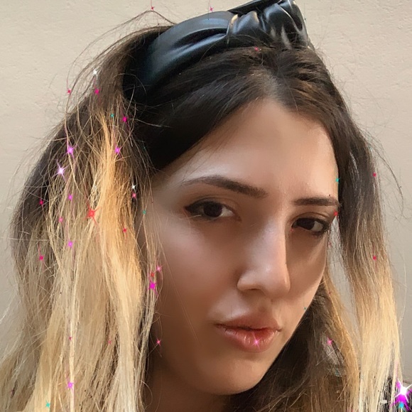 Meet your Posher - Picture 2 of 2